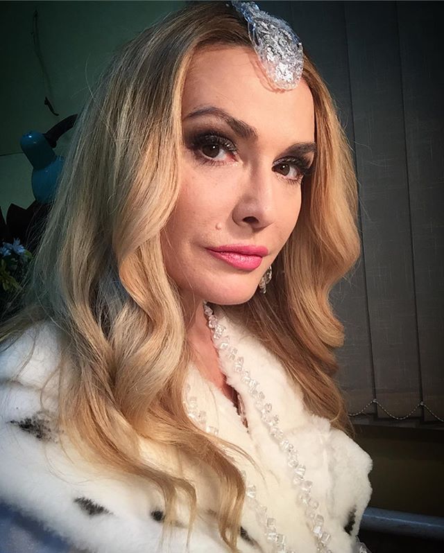 Каре и черный цвет волос: Ольга Сумская показала новый образ