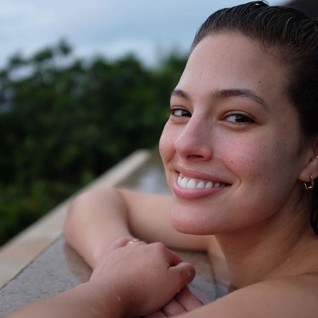 Смело: модель plus-size Эшли Грэм разделась и рассказала о целлюлите