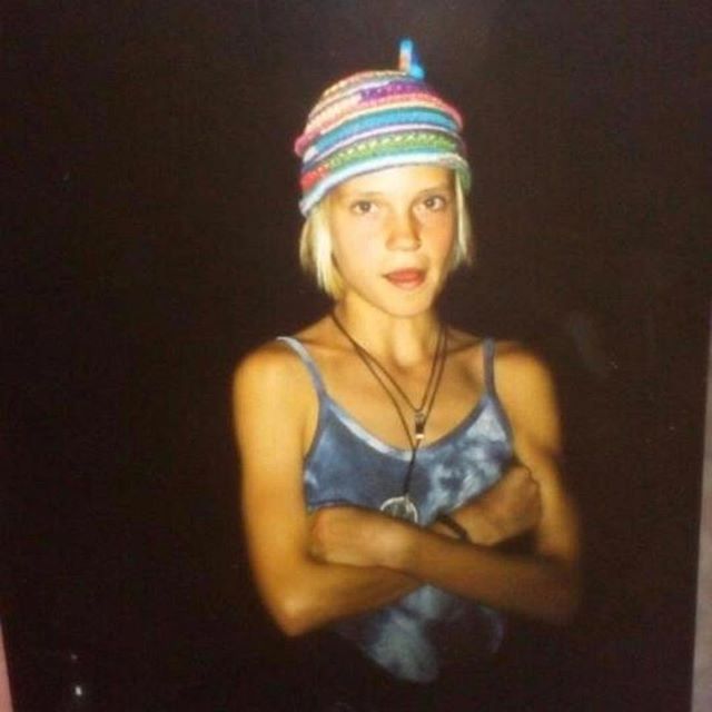 Певица Глюкоза показала свое детское фото