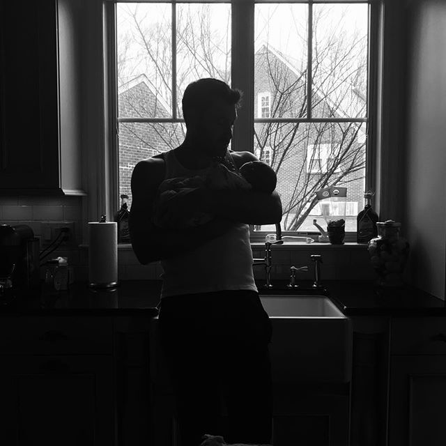 Жена Максима Чмерковского показала первое фото их новорожденного сына