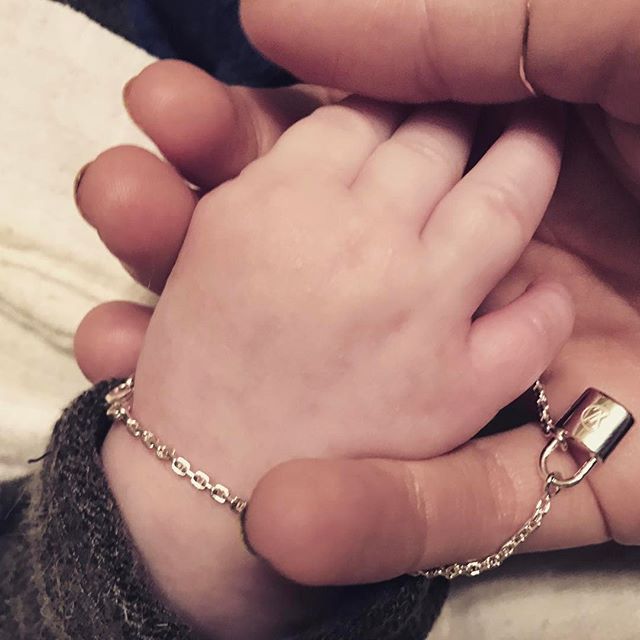 Пионеры и гвоздики: Максим Виторган оригинально поздравил Ксению Собчак с днем рождения сына