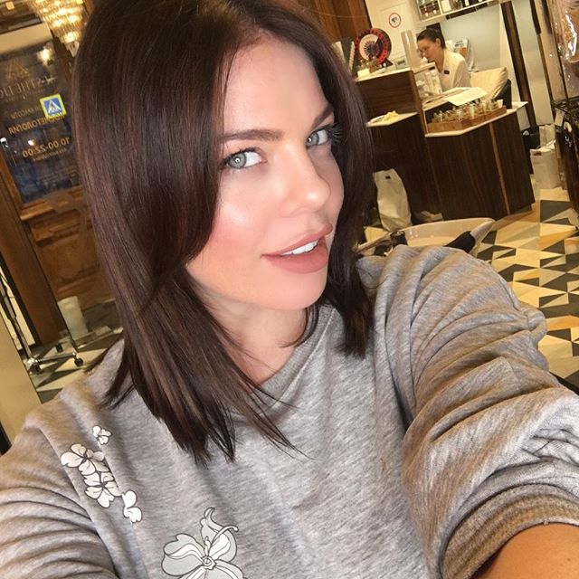 Больше не рыженькая: беременная Анастасия Стоцкая кардинально сменила имидж