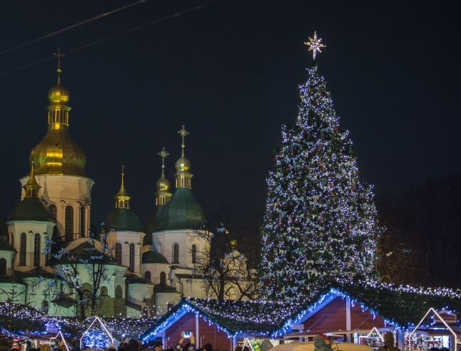  	Первая леди Украины Марина Порошенко на открытии Резиденции Святого Николая