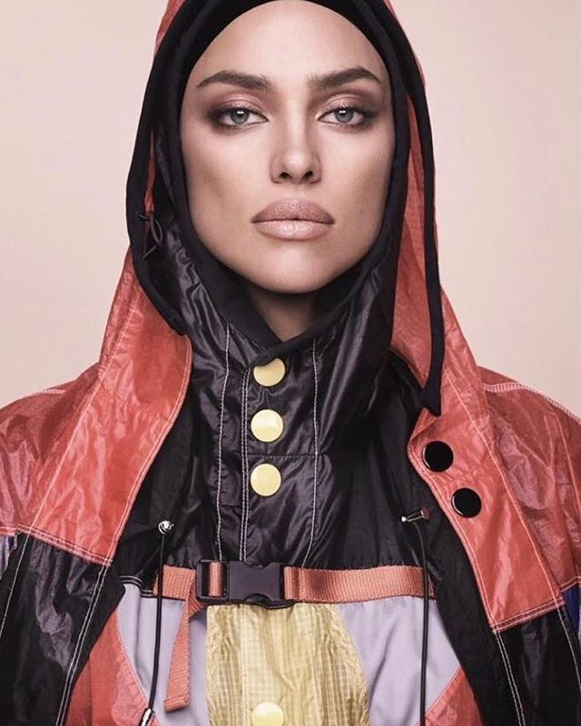 Ирина Шейк блистает в новом образе на обложке японского Vogue