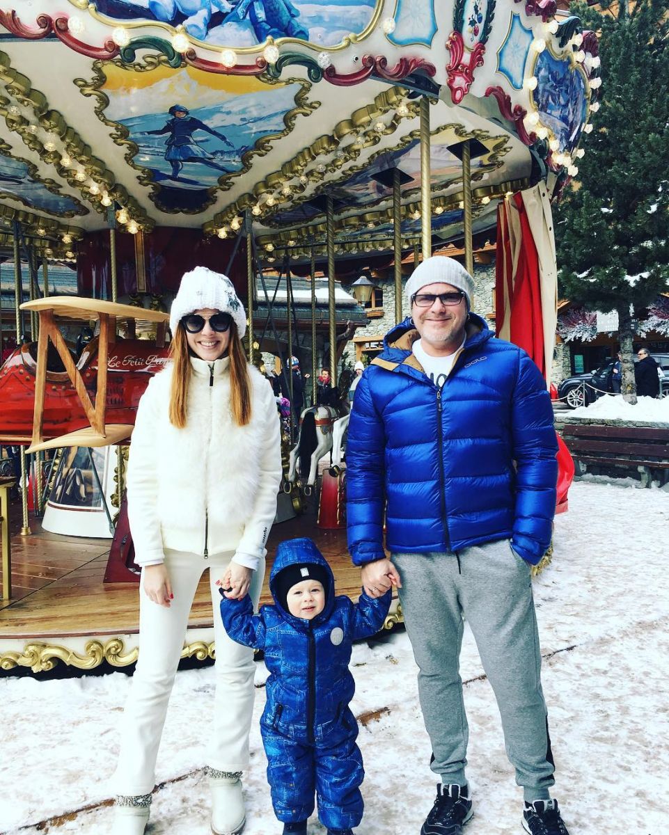 По-семейному: Владимир Пресняков с женой и крошкой-сыном отдохнул в Альпах