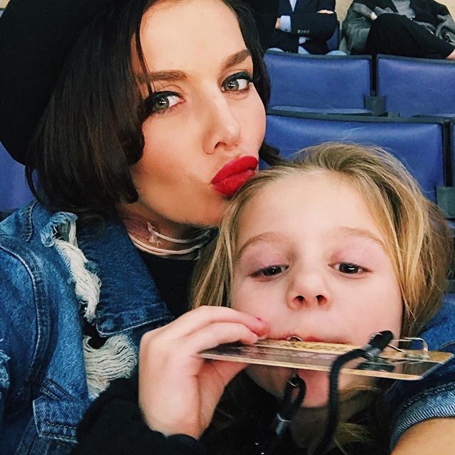 Анна Седокова: "У моих детей разные фамилии и нет ни одного шанса, что у следующего ребенка будет похожая!"