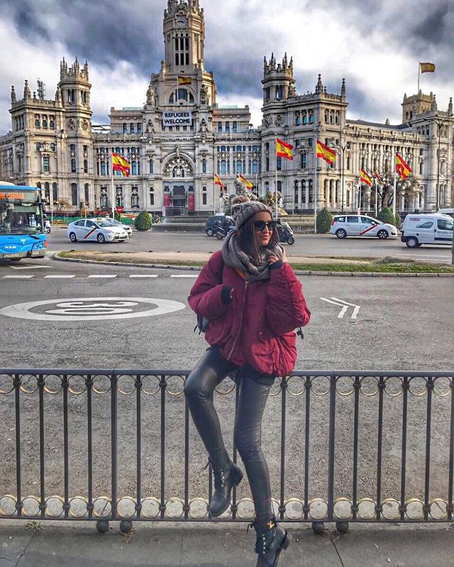 Испанские страсти: Ольга Бузова в нижнем белье снялась в провокационном видео на крыше