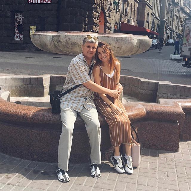 Папина дочка: Надя Дорофеева позирует с отцом