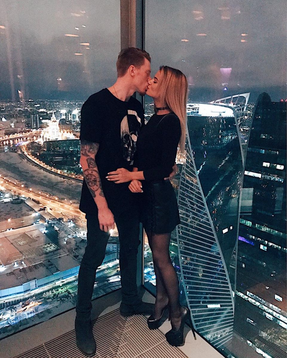 Внук Аллы Пугачевой рассказал о своей роскошной свадьбе на природе