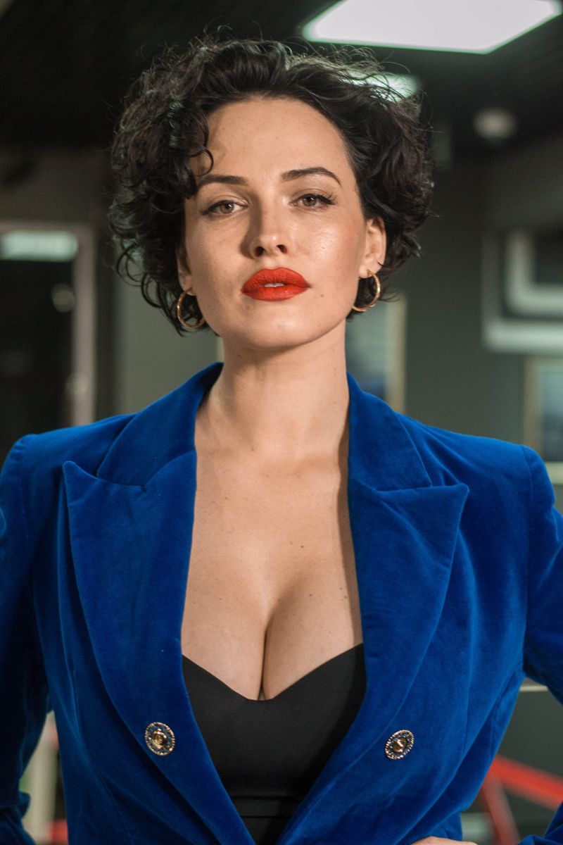 Даша Астафьева на показе Жана Грицфельдта