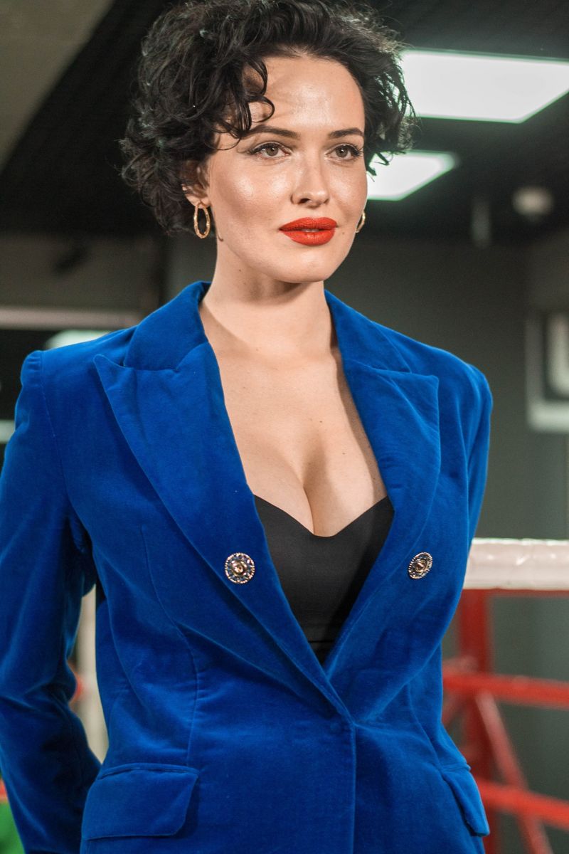 Даша Астафьева на показе Жана Грицфельдта