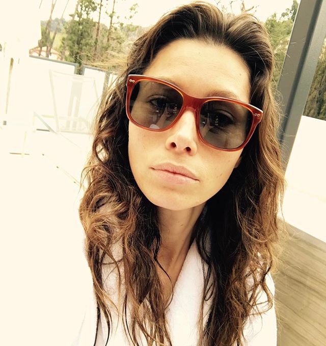 Утро после "Оскара": Джессика Бил показала, как выглядит после ночных гуляний