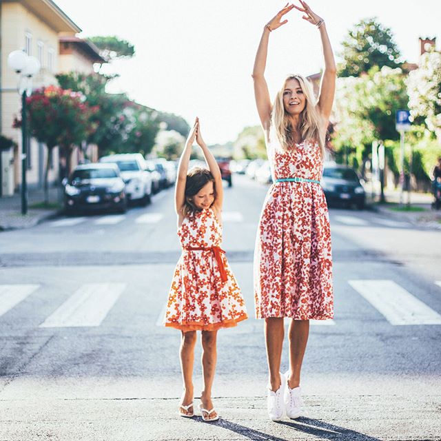 Красавицы в сборе: Вера Брежнева опубликовала фото с матерью и дочерьми