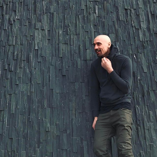 Время для релакса: Дима Билан после госпитализации отправился отдыхать в Исландию
