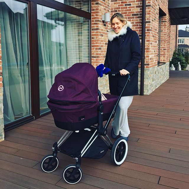 Молодая мама Катя Осадчая опубликовала селфи без макияжа