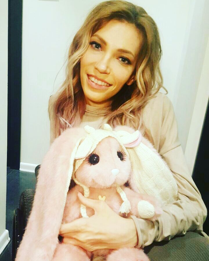 Вторая попытка: Юлия Самойлова готовится к Евровидению-2018 в Португалии