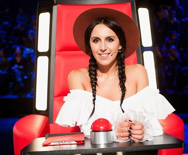 Стильная подборка: Джамала показала все свои наряды для шоу &quot;Голос країни&quot;