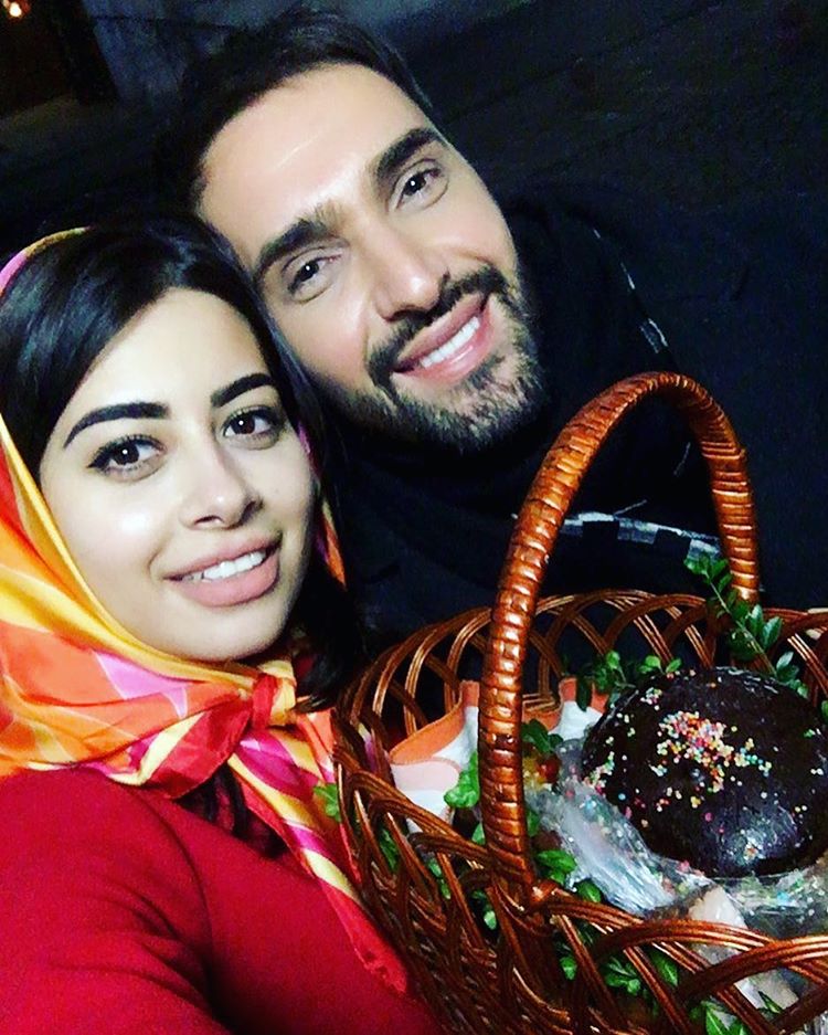 Куличи и семейные застолья: как звезды отпраздновали Пасху