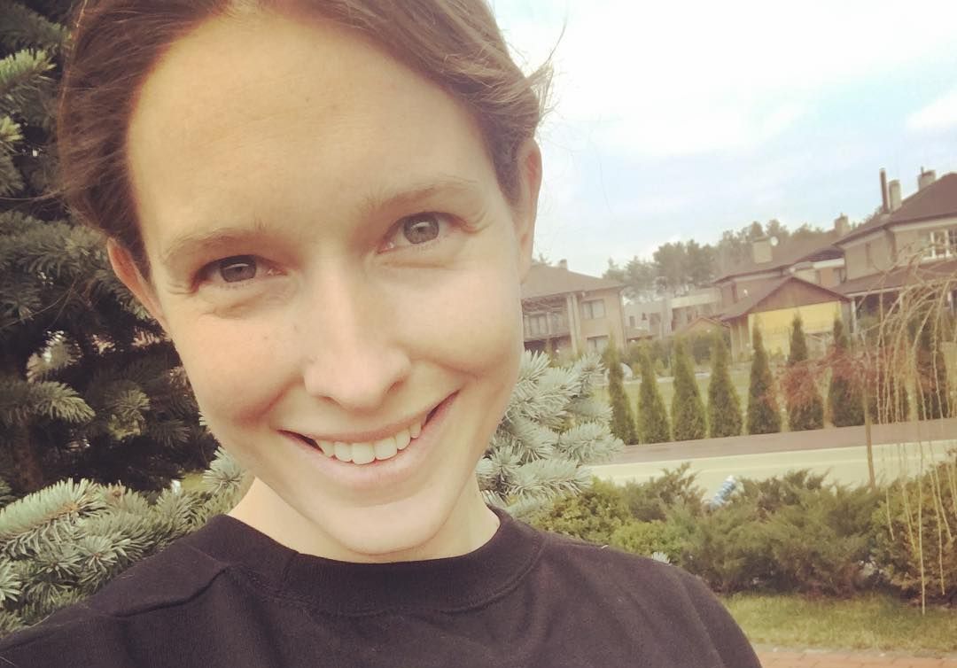 Катя Осадчая готовит