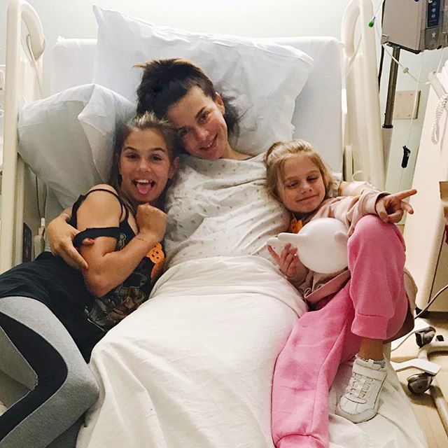 Горячая мамочка: впервые после родов Анна Седокова позирует в сексуальном купальнике 