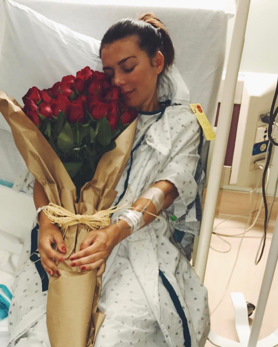 Поклонники беспокоятся о здоровье Анны Седоковой после третьих родов