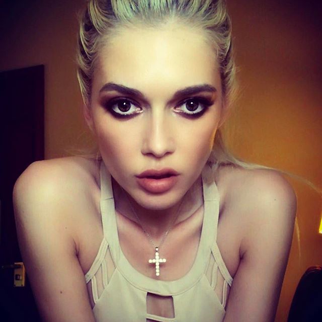 Солистка "ВИА Гры" Эрка Герцег публично призналась в любви таинственному мужчине