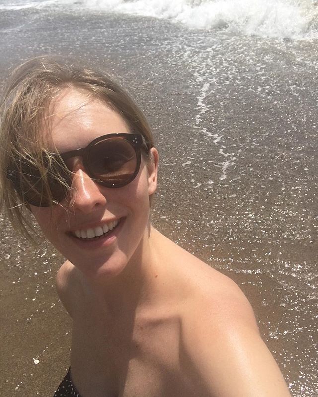 Время для релакса: Катя Осадчая радует поклонников яркими фото с отпуска