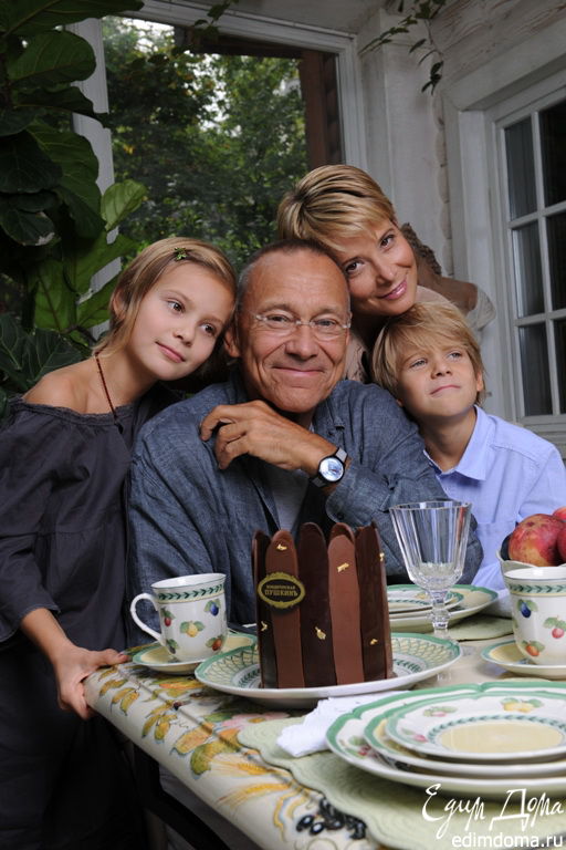 Юлия Высоцкая о дочери: "Мне очень сложно говорить на эту тему"