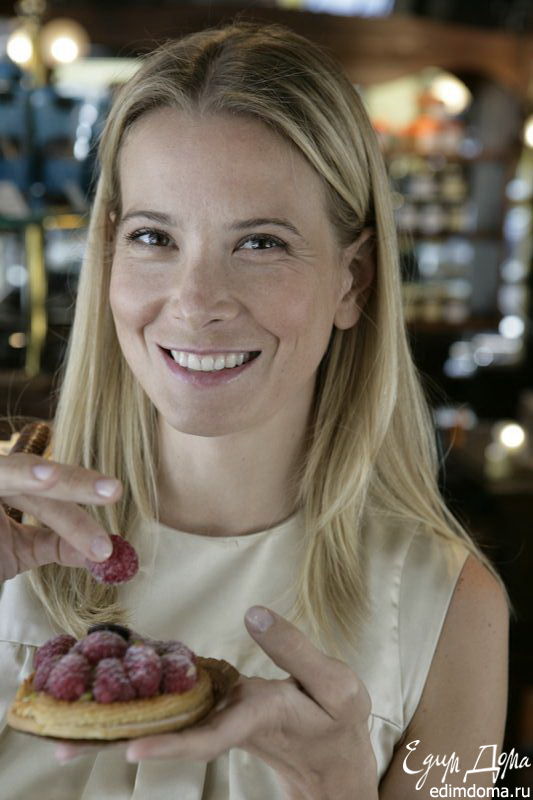 Неожиданно: Юлия Высоцкая побрилась налысо! 