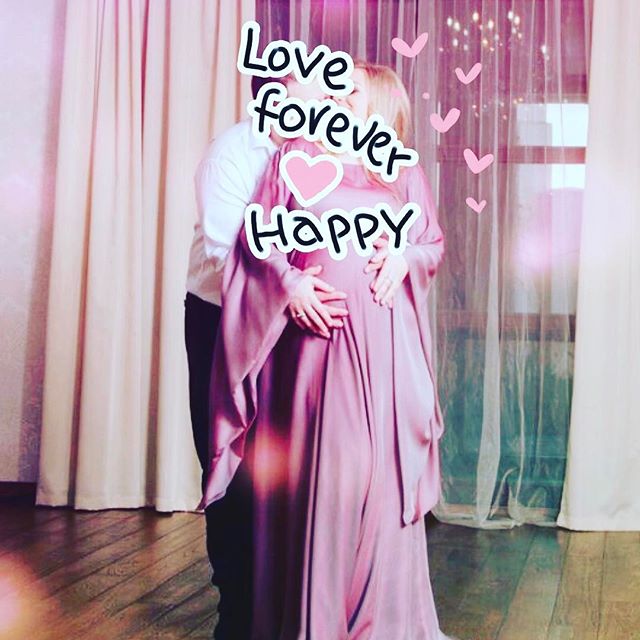 Виктория Петрик засыпала сеть снимками с любимым мужем и новорожденным сыном