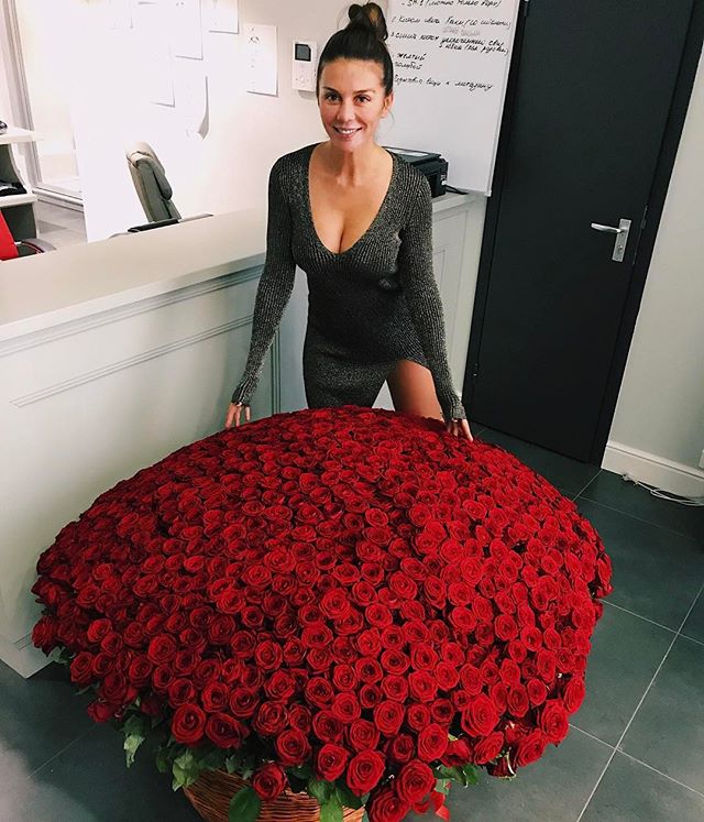 В сети появилось первое фото Анны Седоковой с женихом Артемом Комаровым