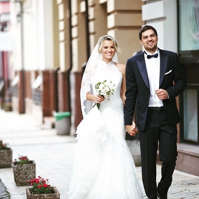 Экс-Холостяк Константин Евтушенко отметил третью годовщину свадьбы со своей любимой женой