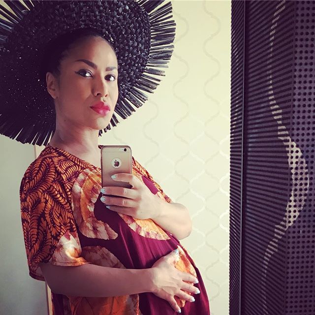 Поклонники поздравляют певицу Гайтану с рождением первенца