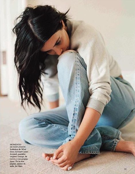 Модный шок: Ким Кардашьян снялась для Vogue без макияжа и в пижаме