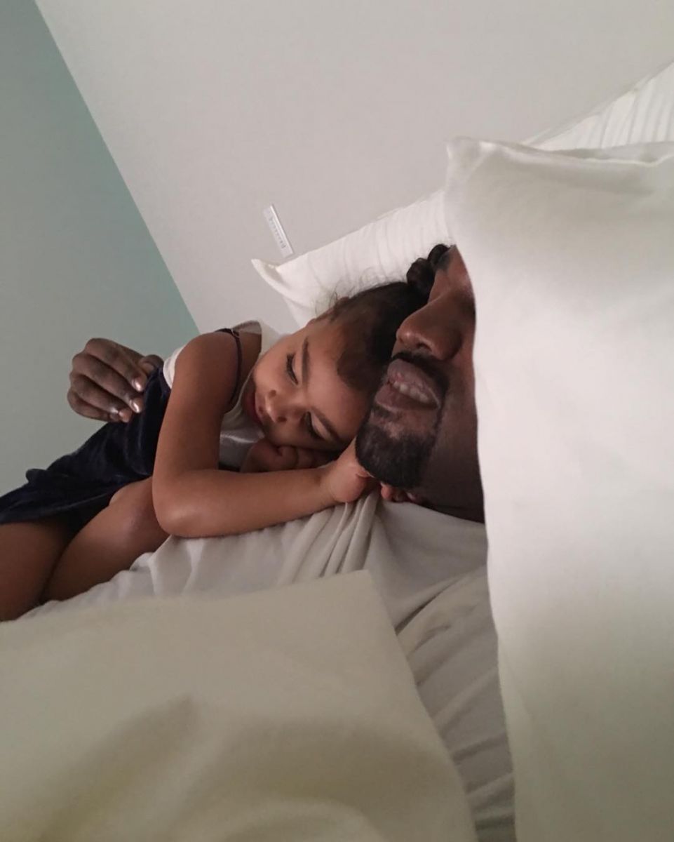 Ким Кардашьян в третий раз станет мамой уже в начале следующего года - СМИ