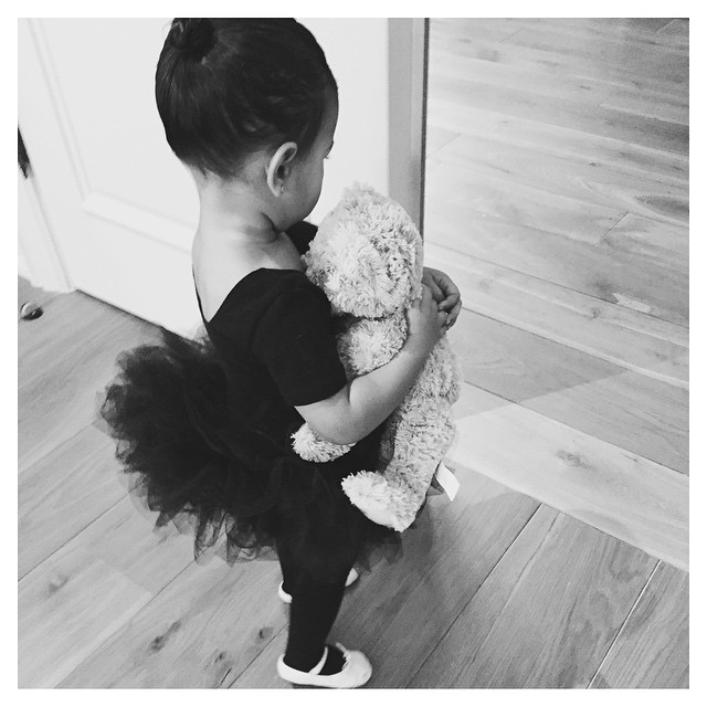 Маленькая балерина: Ким Кардашьян показала трогательные фото дочери