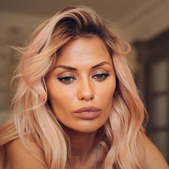 Без фотошопа и фильтров: 37-летняя Виктория Боня показала морщинки на своем лице