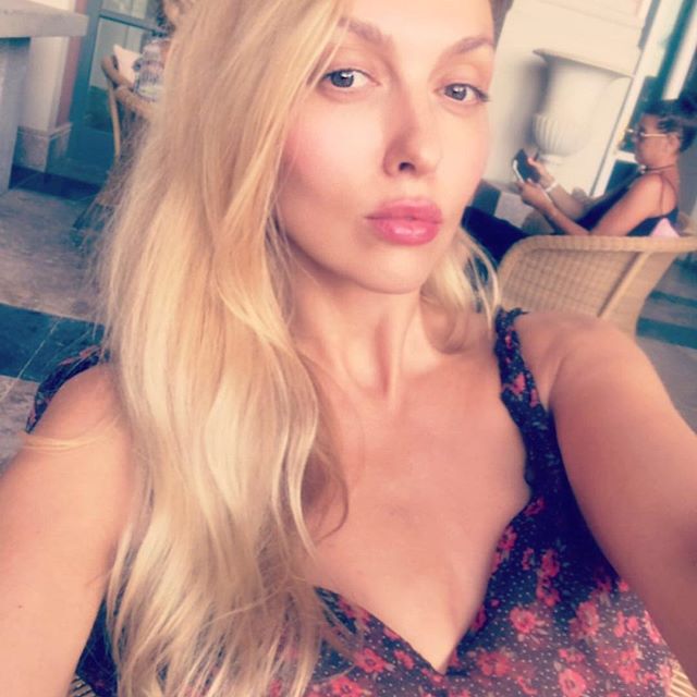 Кто на кого похож? Оля Полякова показала двух дочек на одном фото