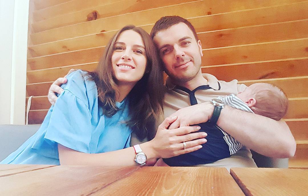 Григорий Решетник и его жена покрестили новорожденного сына