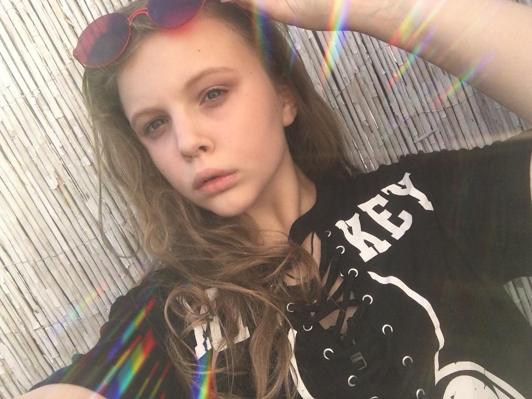 Дочь Ольги Фреймут решилась на розовые волосы