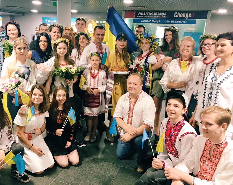 Тина Кароль в Латвии спела гимн Украины