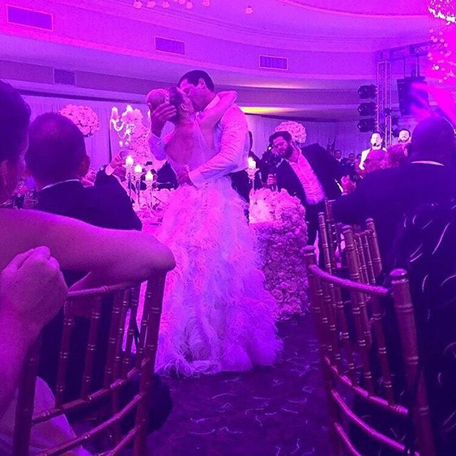 Теперь официально: Максим Чмерковский женился на Пете Мургатройд и устроил пышную свадьбу