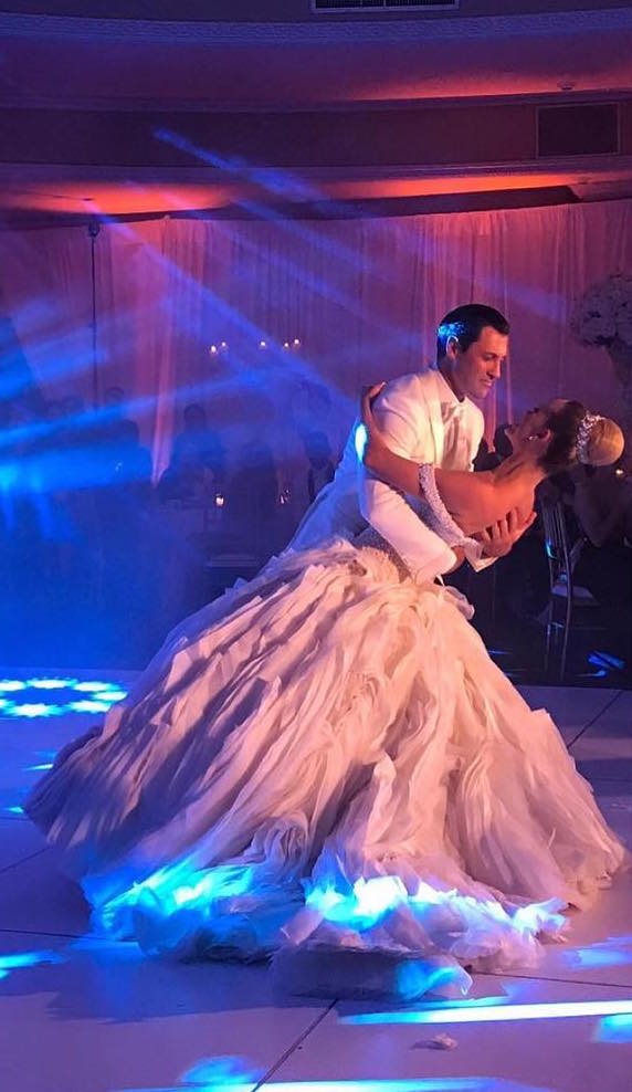 Теперь официально: Максим Чмерковский женился на Пете Мургатройд и устроил пышную свадьбу