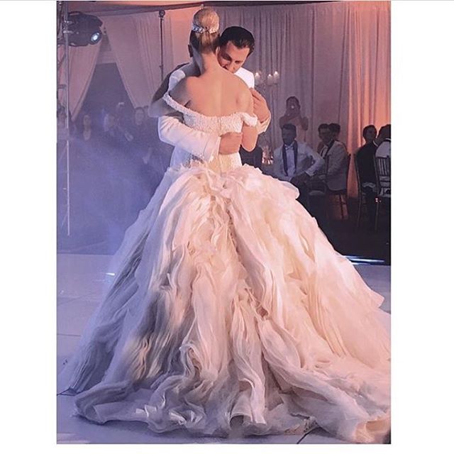 Теперь официально: Максим Чмерковский женился на Пете Мургатройд и устроил пышную свадьбу