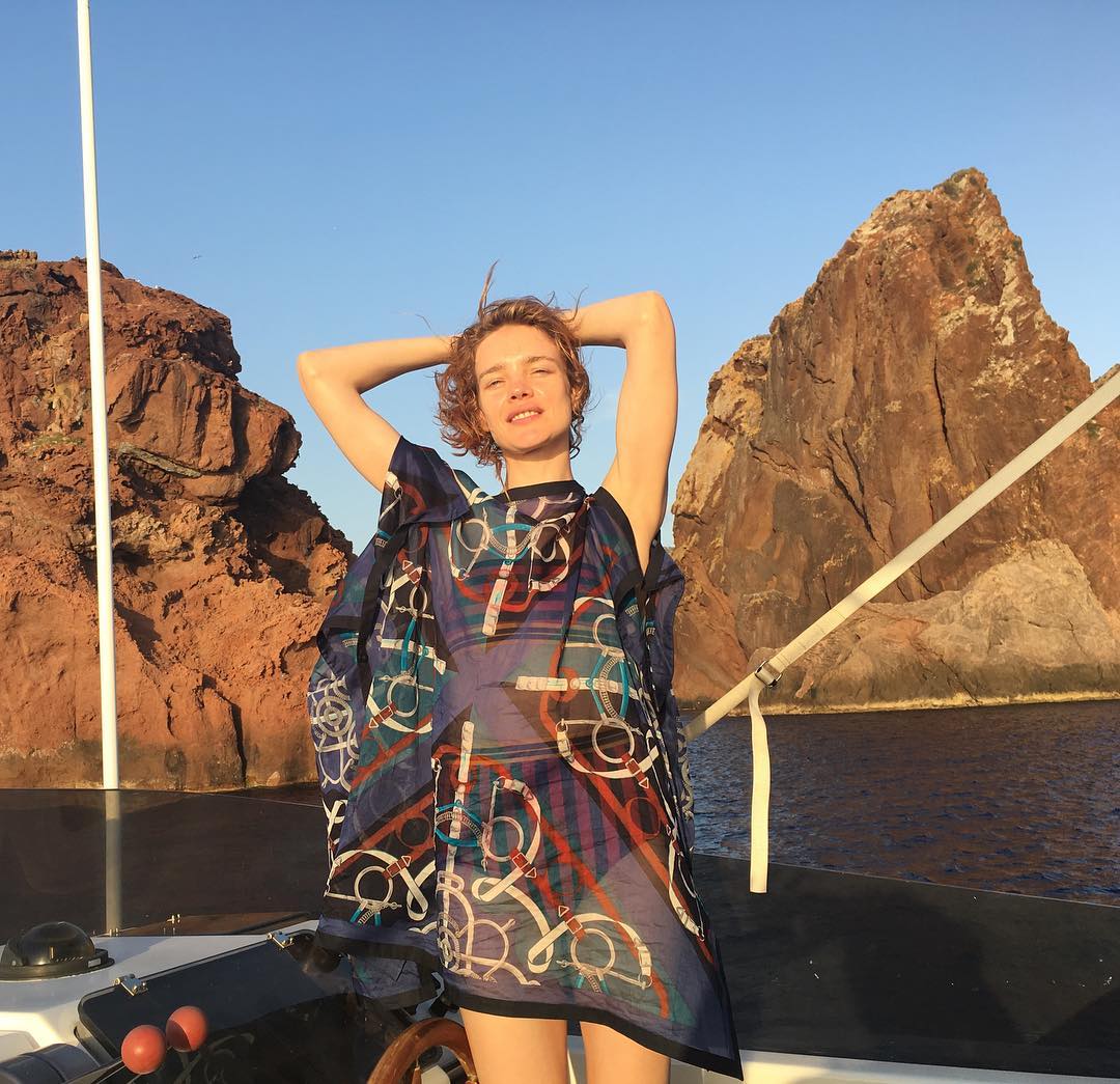 Ох уж эта мода! Наталью Водянову раскритиковали за &quot;бабушкин&quot; купальник