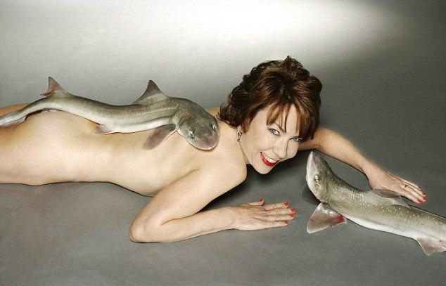 Хелена Бонем Картер, Джуди Денч, Джиллиан Андерсон: звезды разделись в поддержку морской живности