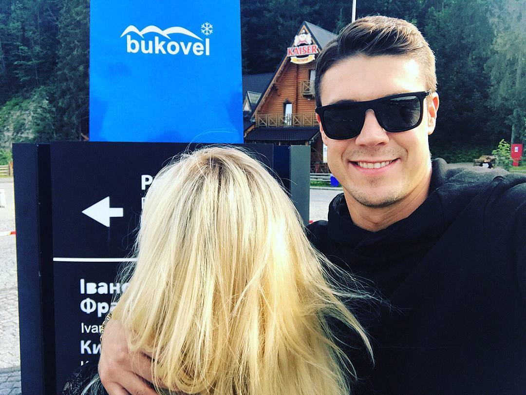 Холостяк Дмитрий Черкасов отдыхает со своей новой девушкой в Грузии