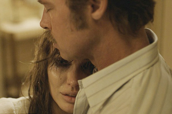 В сеть попали новые кадры фильма &quot;У моря&quot; с Анджелиной Джоли и Брэдом Питтом