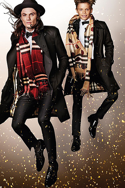 Наоми Кэмпбелл, Роузи Хантингтон-Уайтли, Ромео Бекхэм: звезды снялись в новой рекламе Burberry