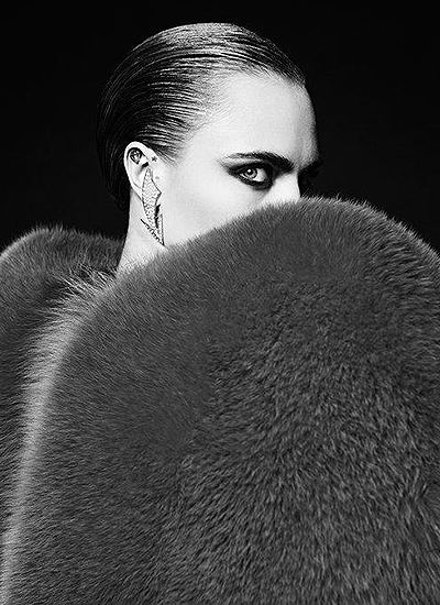 Стильно и роскошно: Кара Делевинь блистает в рекламе Saint Laurent